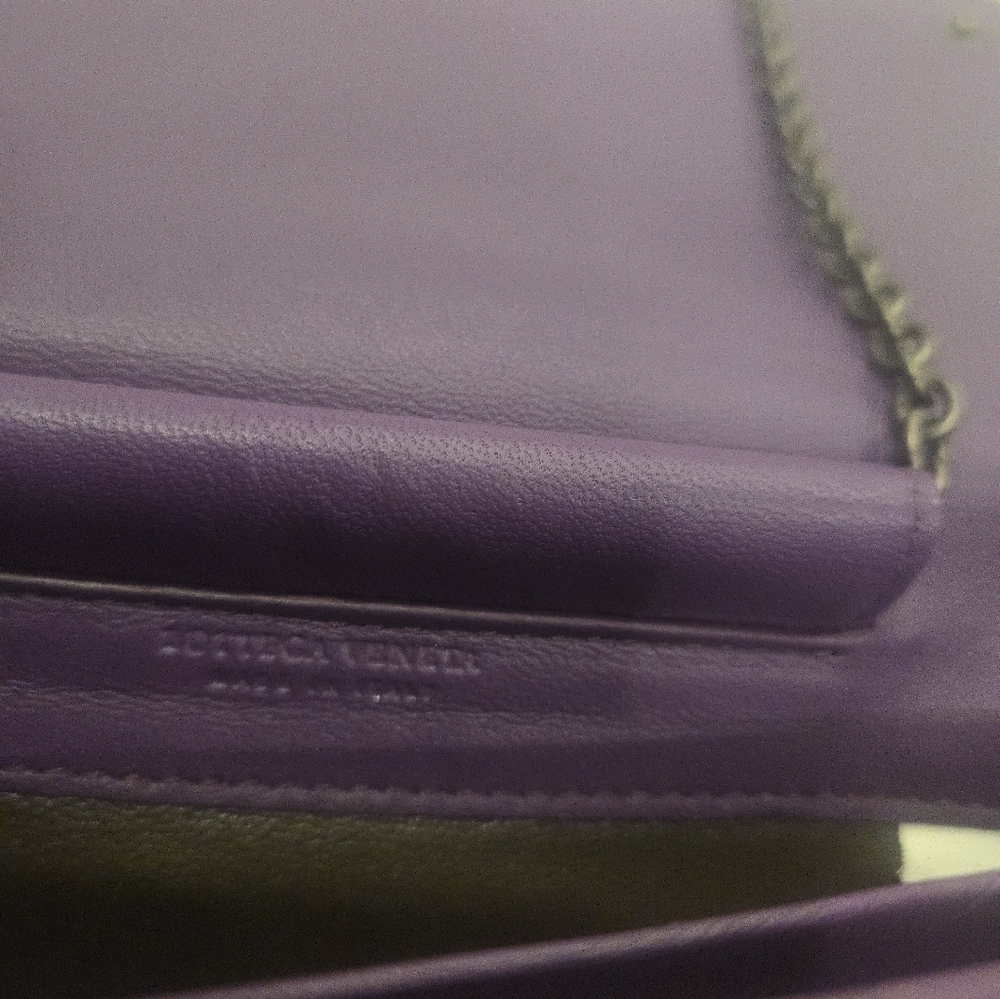 Bottega Veneta Intrecciato Wallet on Chain – Purple EUC Authentic - Picture 13 of 17